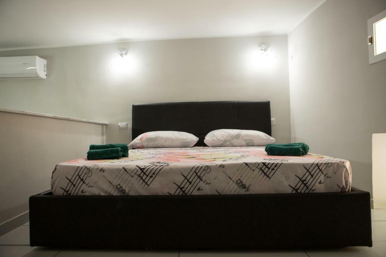 Casa Toto' Apartment Napoli Bagian luar foto