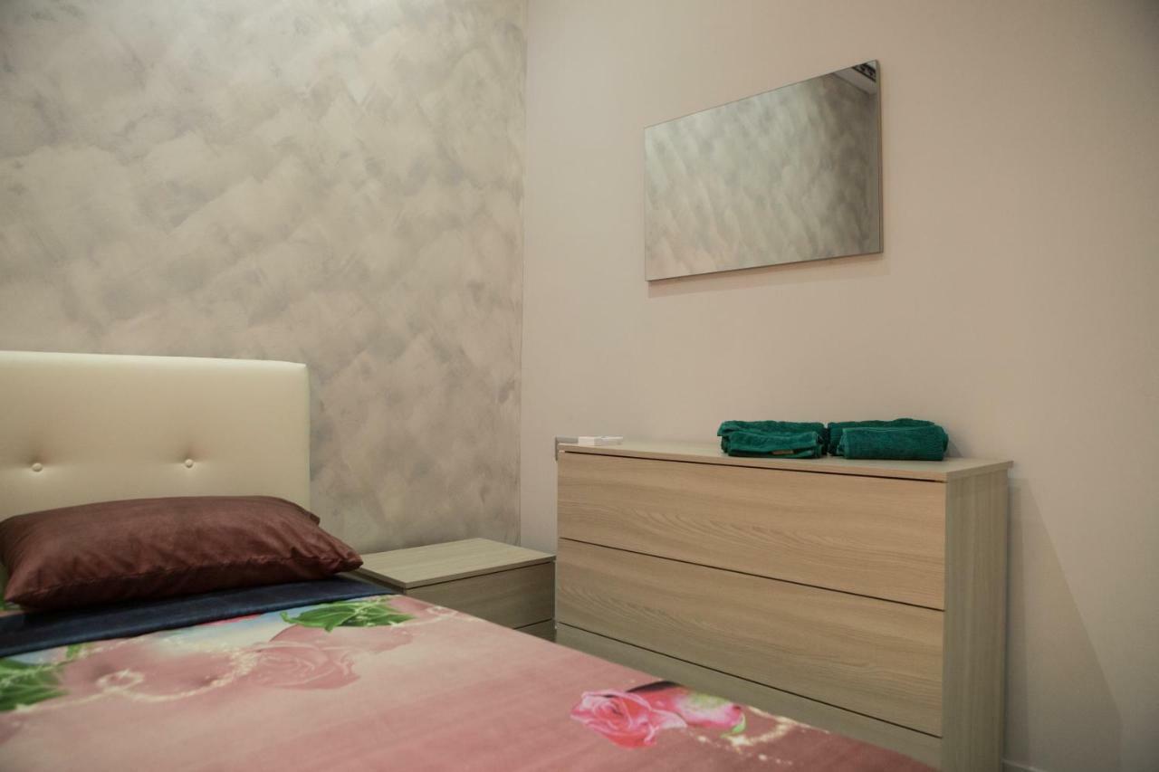 Casa Toto' Apartment Napoli Bagian luar foto