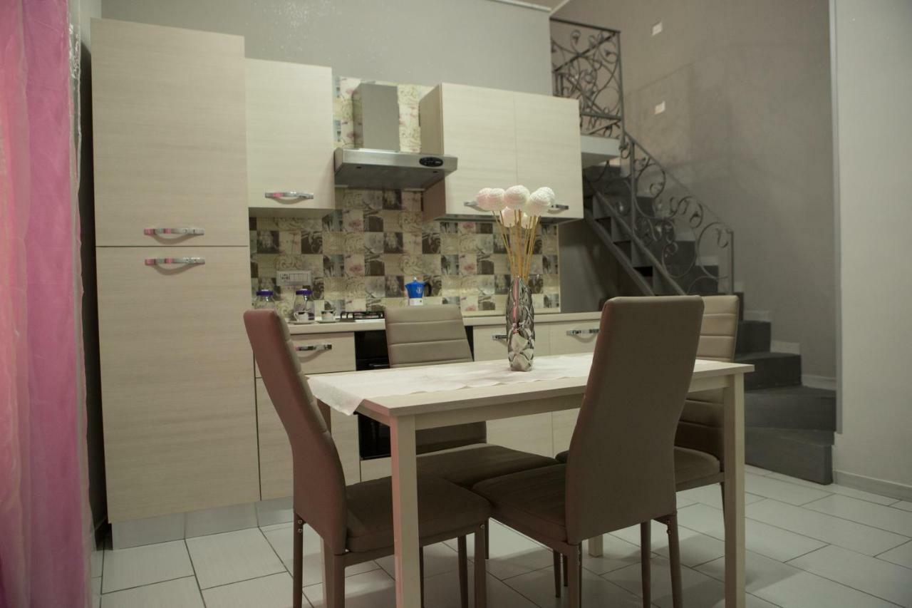 Casa Toto' Apartment Napoli Bagian luar foto