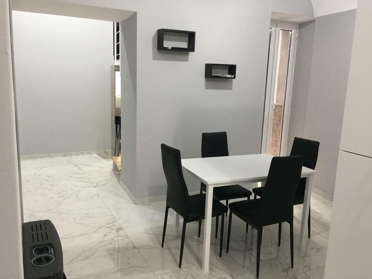 Casa Toto' Apartment Napoli Bagian luar foto